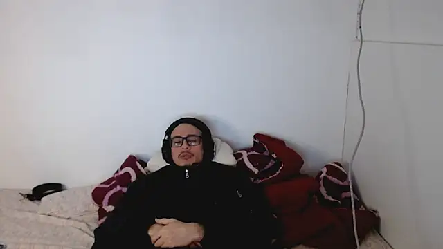 cholitohermoso online show from September 2025 03:17:01 PM