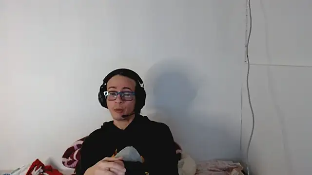 cholitohermoso online show from November 2025 04:30:01 PM