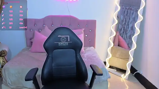 LUDO KITTY TAY online show from October 2025 03:05:02 AM