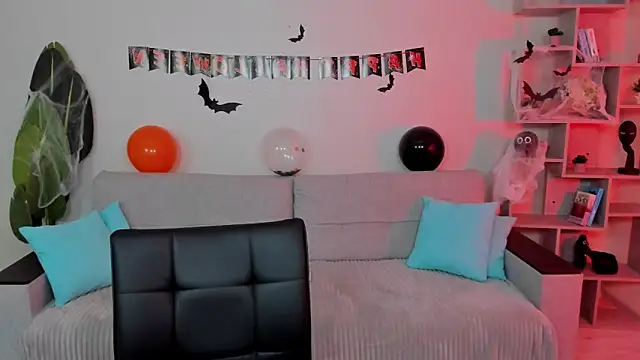 GabriellaMays online show from October 2025 05:08:01 AM