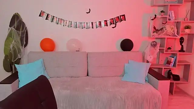 GabriellaMays online show from October 2025 05:08:02 AM