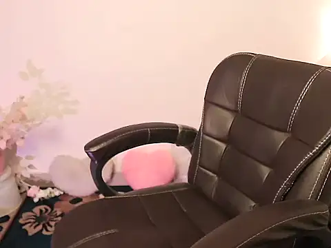 megancatluna online show from November 2025 04:34:01 AM