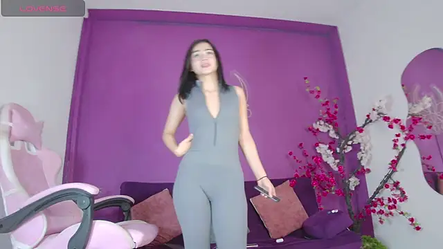 Arii moon online show from November 2025 03:23:01 PM