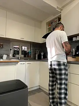 Snapshot of morfeoX chatting on October 2025 06:00:01 AM morfeoX online show from October 2025 06:00:01 AM