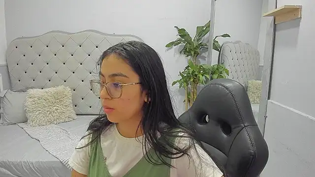 Snapshot of lucelly_15 chatting on February 2026 11:39:02 AM lucelly 15 online show from February 2026 11:39:02 AM