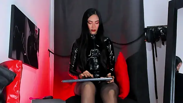 Aleshkastone online show from November 2025 09:58:01 PM