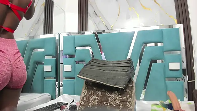 ebony valentina online show from December 2025 11:37:01 AM