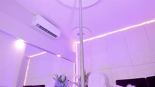 MelanieHillss online show from December 2025 04:11:02 AM