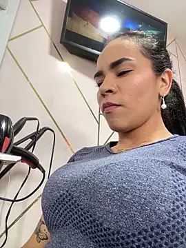 Naatalia online show from February 2025 08:31:01 PM