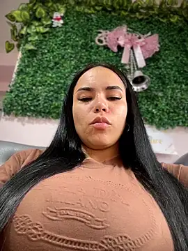 Naatalia online show from February 2026 06:16:01 PM