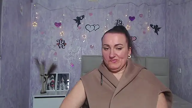 DianaMGG online show from March 2025 11:58:01 AM