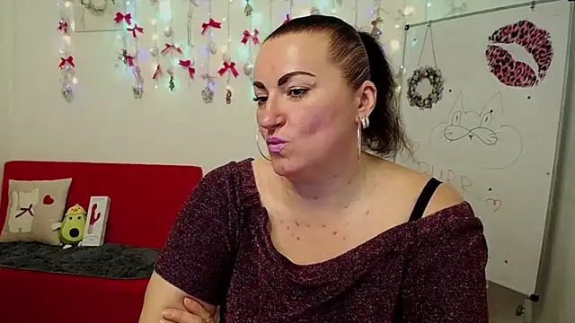 DianaMGG online show from April 2026 06:33:01 AM