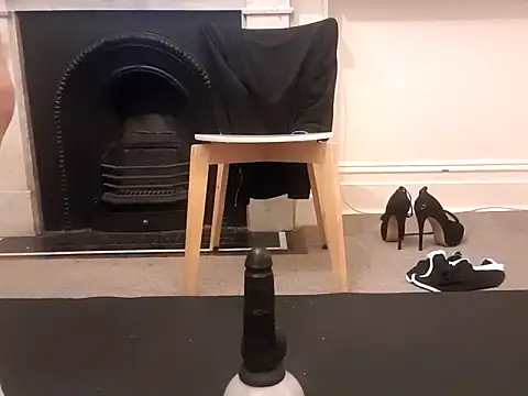 Snapshot of MystiqueRider chatting on October 2025 02:52:02 PM MystiqueRider online show from October 2025 02:52:02 PM