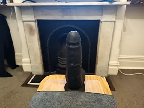 Snapshot of MystiqueRider chatting on December 2025 06:27:02 PM MystiqueRider online show from December 2025 06:27:02 PM