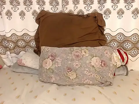 Karishma99  online show from March 2026 01:33:02 PM