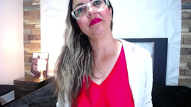 Azaahara  online show from March 2025 02:04:02 PM