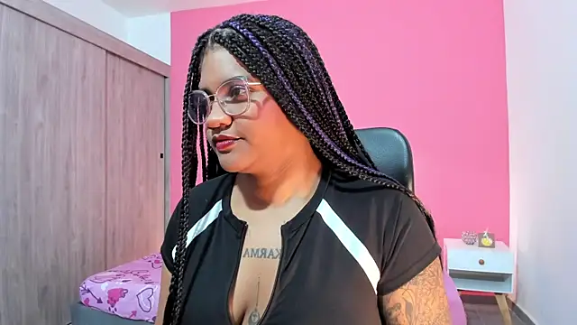 ZahraRose online show from November 2025 06:32:01 PM