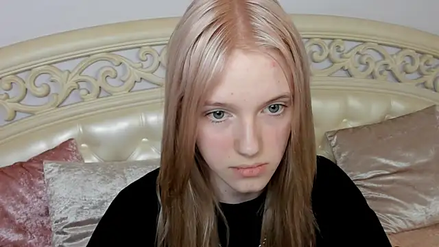 EdlaHewell online show from February 2025 08:42:01 AM