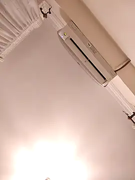 Loly2025 online show from September 2025 09:05:01 PM