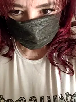 Loly2025 online show from December 2025 01:00:01 AM