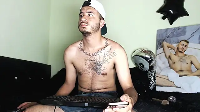 AdamParker  online show from November 2025 12:10:01 AM