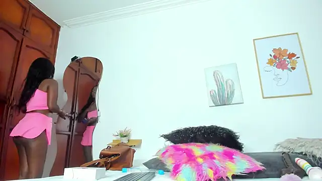 naomy 68 online show from February 2025 07:58:02 PM