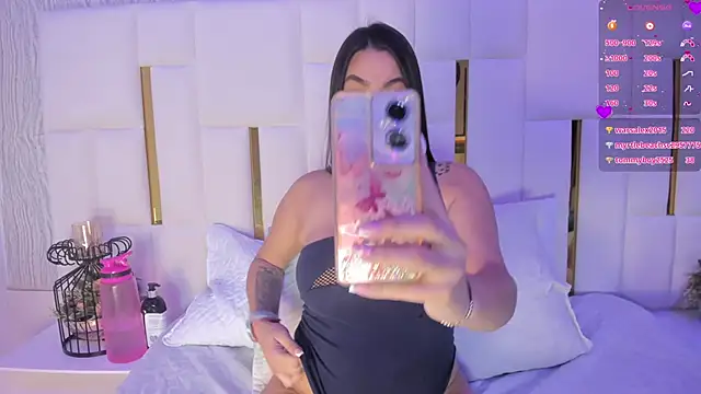 hillary uckerman  online show from September 2025 11:32:02 AM