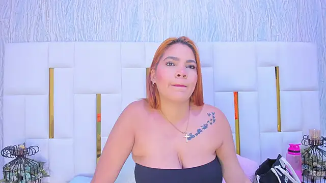 hillary uckerman  online show from December 2025 10:44:02 AM