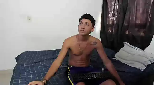 Snapshot of tonypaul13 chatting on February 2025 03:52:01 PM tonypaul13 online show from February 2025 03:52:01 PM