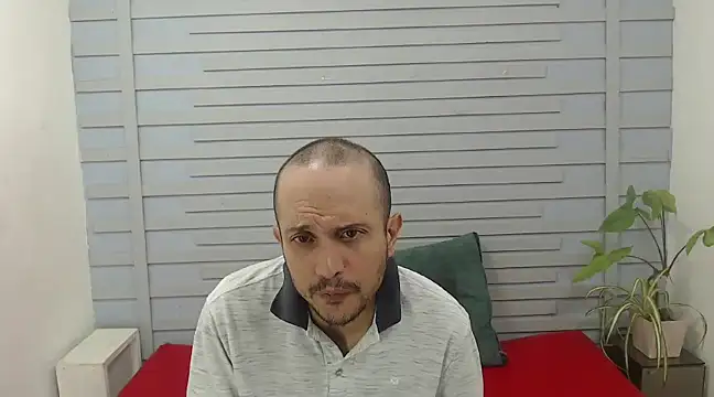 JhonTorres018 online show from February 2025 07:30:01 PM