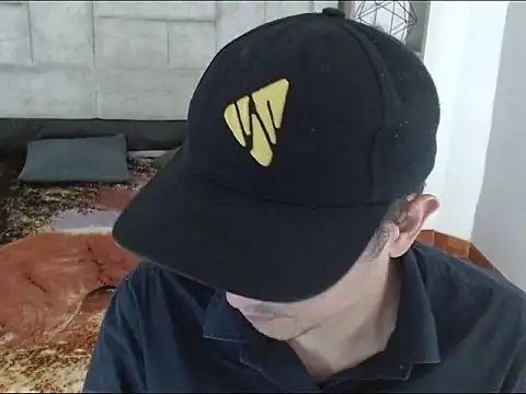 JhonTorres018 online show from March 2026 07:20:02 PM