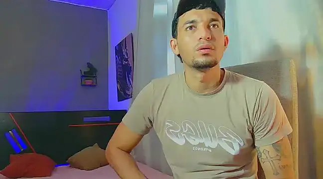 Snapshot of Reina_paola chatting on March 2025 02:01:01 PM Reina paola online show from March 2025 02:01:01 PM