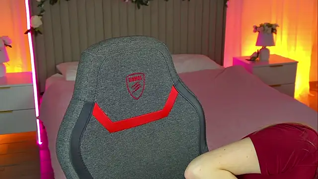 EveMundie online show from October 2025 12:09:01 PM