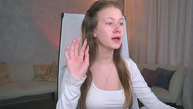 EveMundie online show from April 2026 06:22:01 AM