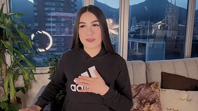 Snapshot of Ivanna_West chatting on September 2025 10:50:01 AM Ivanna West online show from September 2025 10:50:01 AM