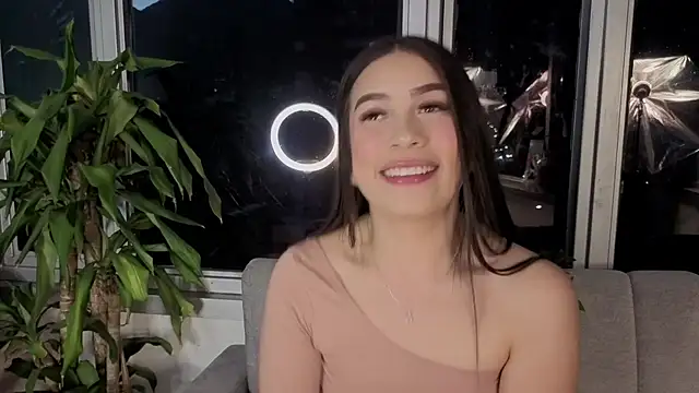 Snapshot of Ivanna_West chatting on September 2025 10:29:01 AM Ivanna West online show from September 2025 10:29:01 AM