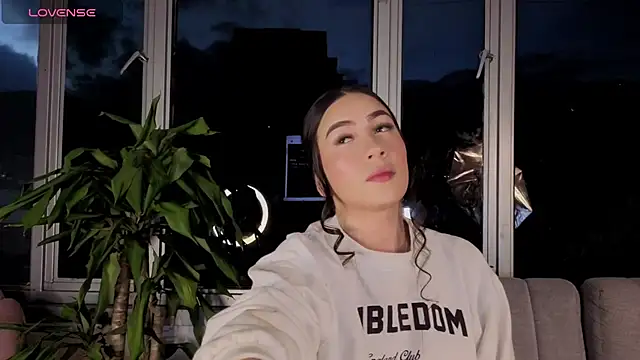 Snapshot of Ivanna_West chatting on September 2025 10:29:01 AM Ivanna West online show from September 2025 10:29:01 AM