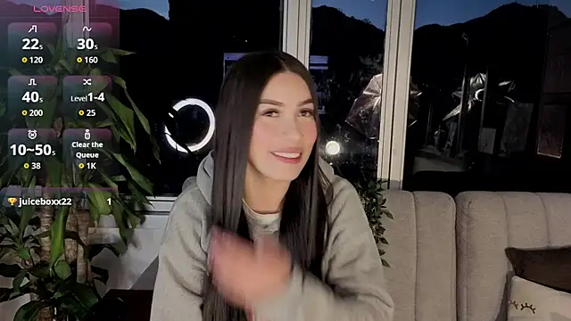 Snapshot of Ivanna_West chatting on September 2025 10:30:01 AM Ivanna West online show from September 2025 10:30:01 AM