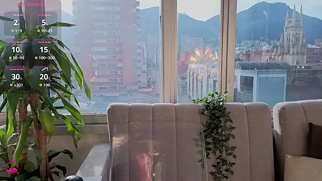 Snapshot of Ivanna_West chatting on October 2025 11:51:02 AM Ivanna West online show from October 2025 11:51:02 AM