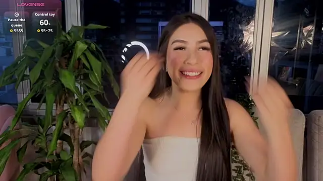 Snapshot of Ivanna_West chatting on October 2025 10:34:02 AM Ivanna West online show from October 2025 10:34:02 AM