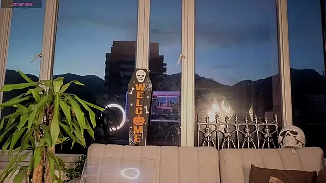 Snapshot of Ivanna_West chatting on October 2025 10:26:01 AM Ivanna West online show from October 2025 10:26:01 AM