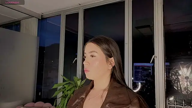 Snapshot of Ivanna_West chatting on October 2025 10:27:02 AM Ivanna West online show from October 2025 10:27:02 AM