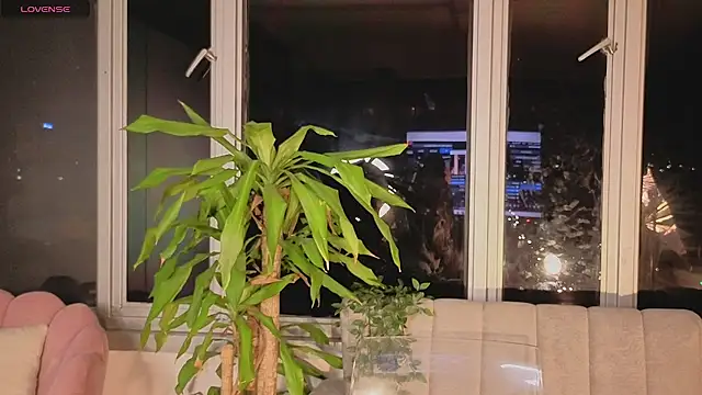 Snapshot of Ivanna_West chatting on October 2025 10:08:02 AM Ivanna West online show from October 2025 10:08:02 AM