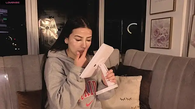 Snapshot of Ivanna_West chatting on November 2025 10:04:02 AM Ivanna West online show from November 2025 10:04:02 AM