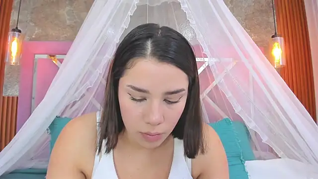 EmmaSulivan online show from October 2025 02:38:01 PM