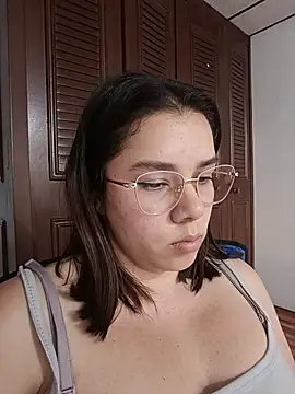 Snapshot of EmmaSulivan chatting on February 2026 11:00:01 PM EmmaSulivan online show from February 2026 11:00:01 PM