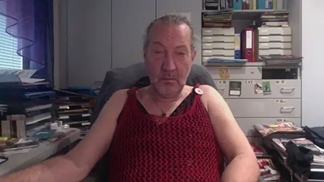 HMStraps01 online show from December 2025 11:41:01 AM