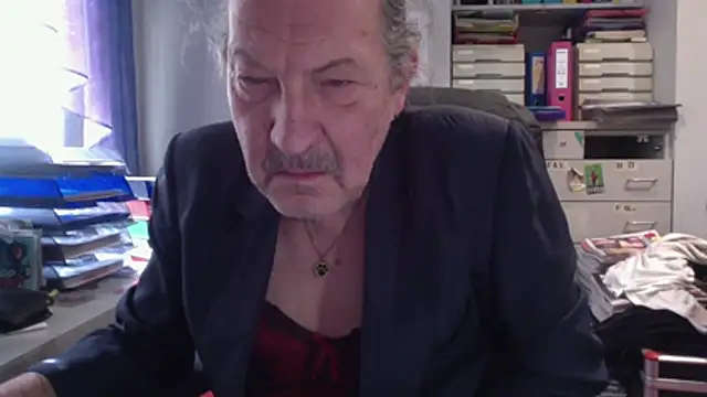 HMStraps01 online show from February 2026 11:40:01 AM