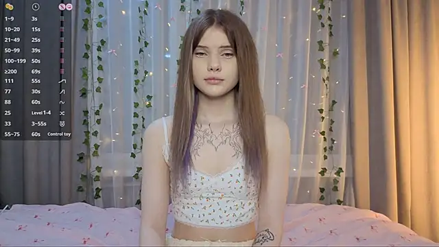 CarolinePepper online show from April 2026 07:58:02 PM