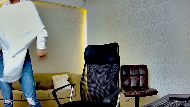 MaxKaiden online show from March 2026 05:35:02 AM